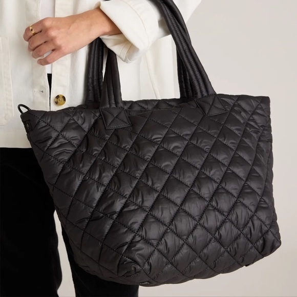 QUINCE Transit Quilted Carry-All Tote Black - Picture 7 of 12
